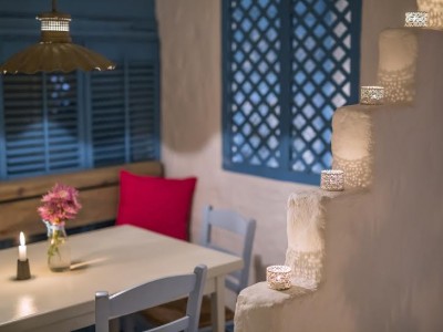 Santorini Grecka Tawerna – urok tłuczonych talerzy